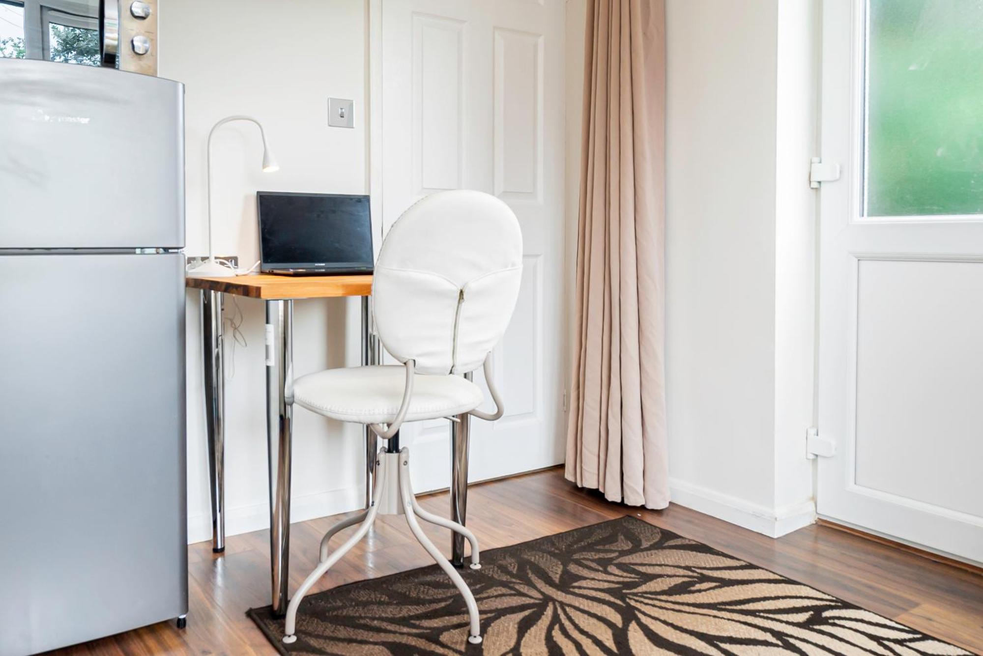 Earley Luxury Ensuite Room With Private Entrance Reading Exteriör bild