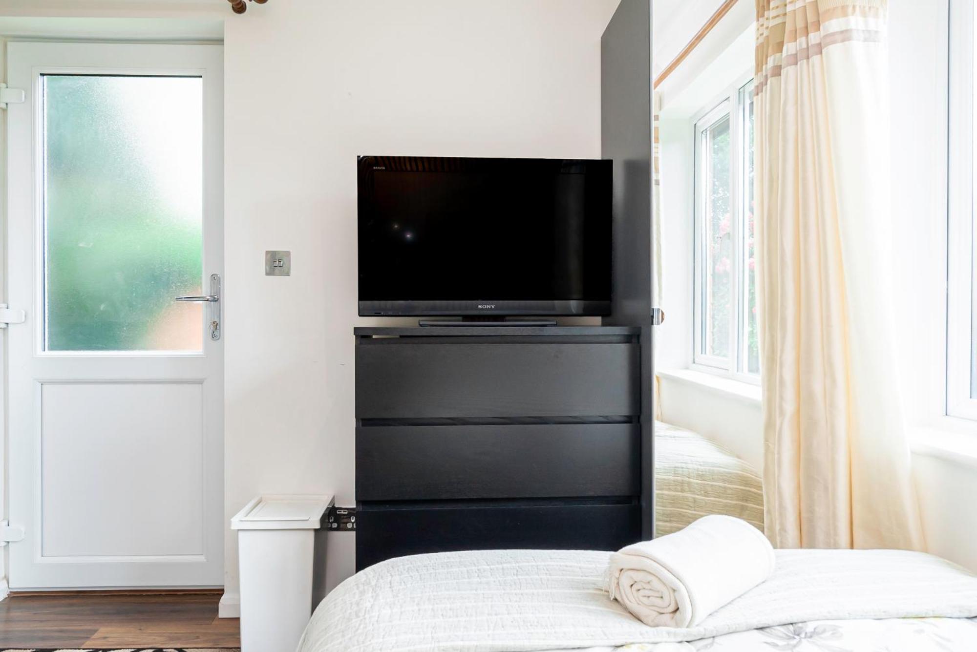 Earley Luxury Ensuite Room With Private Entrance Reading Exteriör bild