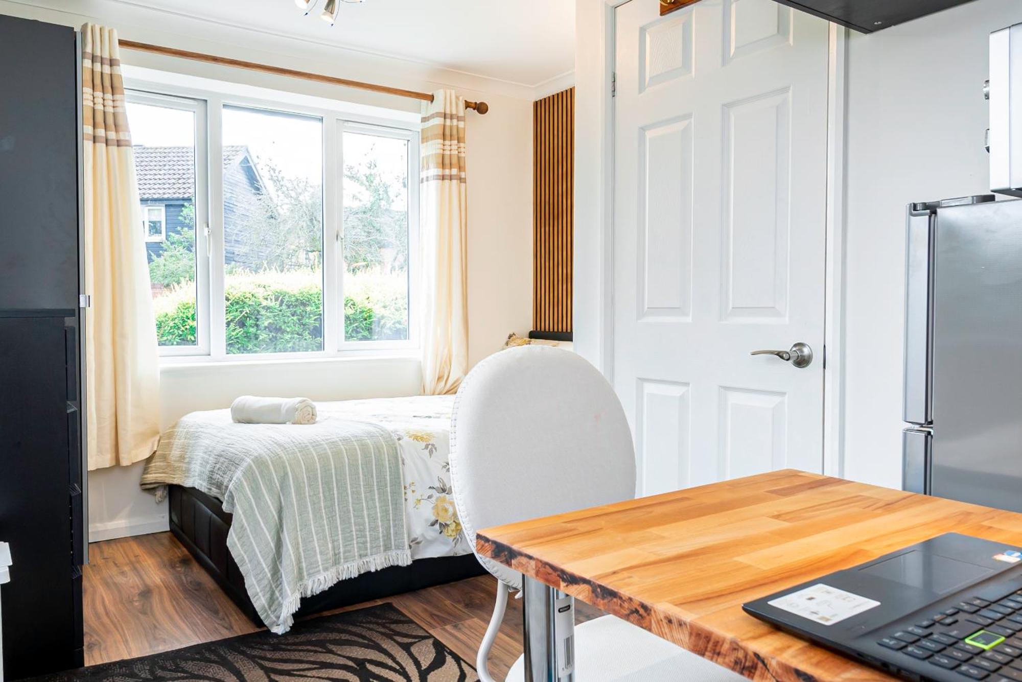 Earley Luxury Ensuite Room With Private Entrance Reading Exteriör bild